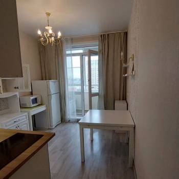 Продается 1-комнатная квартира, 37,3 м²