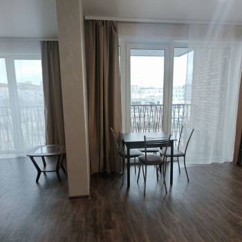 Сдается 2-х комнатная квартира, 77 м²