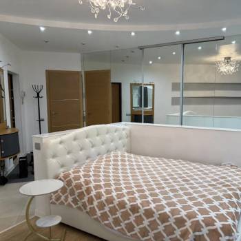 Сдается 1-комнатная квартира, 52 м²