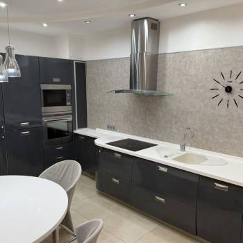 Сдается 1-комнатная квартира, 52 м²