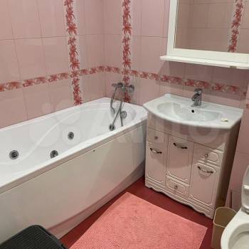 Сдается 2-х комнатная квартира, 72 м²