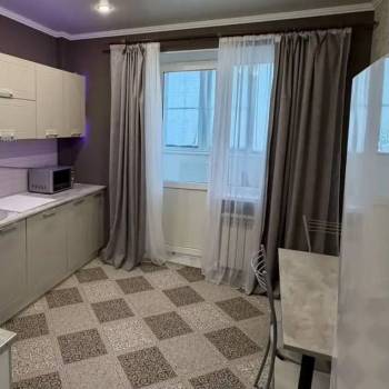 Сдается 1-комнатная квартира, 42 м²