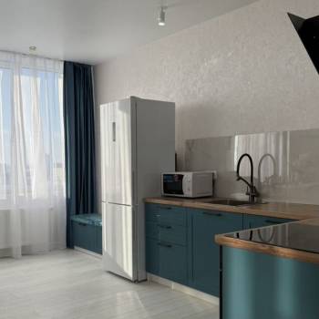 Сдается 1-комнатная квартира, 60 м²