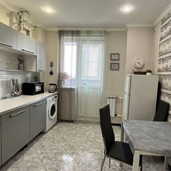 Продается 1-комнатная квартира, 37,1 м²