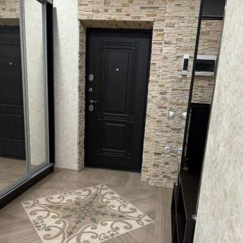 Сдается 2-х комнатная квартира, 75 м²