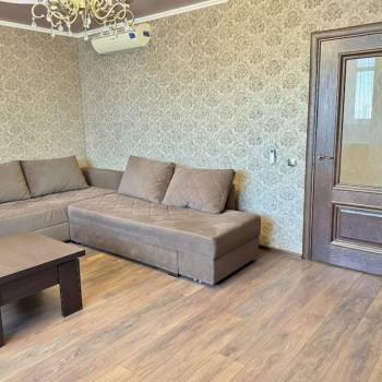 Сдается 2-х комнатная квартира, 75 м²