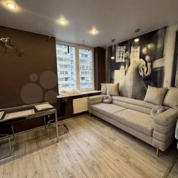 Продается 1-комнатная квартира, 53 м²