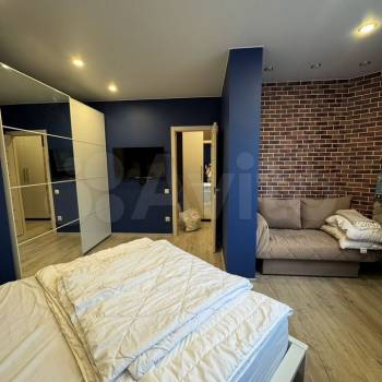 Продается 1-комнатная квартира, 53 м²