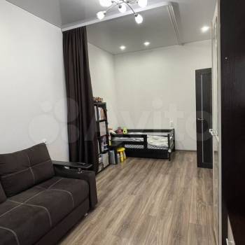 Продается 1-комнатная квартира, 38 м²