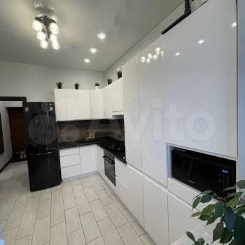 Продается 1-комнатная квартира, 38 м²