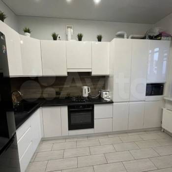 Продается 1-комнатная квартира, 38 м²