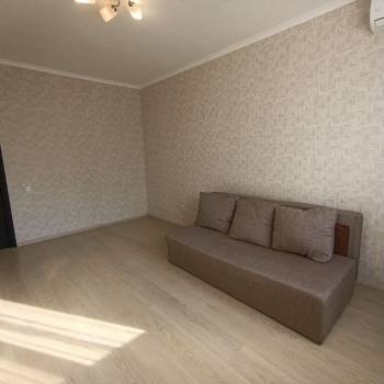 Продается 1-комнатная квартира, 35 м²