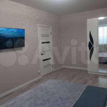 Сдается 1-комнатная квартира, 42 м²