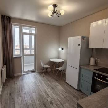 Сдается 1-комнатная квартира, 40 м²
