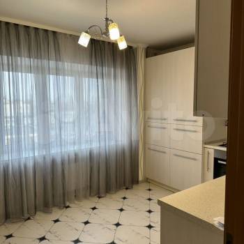 Сдается 1-комнатная квартира, 50 м²