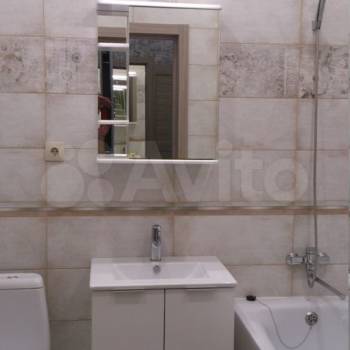 Сдается 1-комнатная квартира, 49 м²