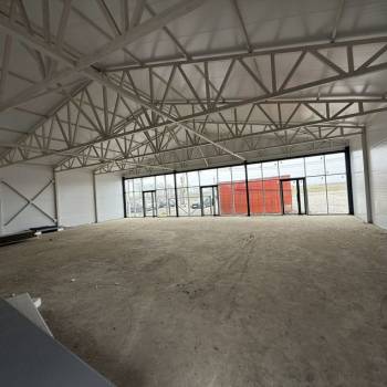 Сдается Нежилое помещение, 270 м²