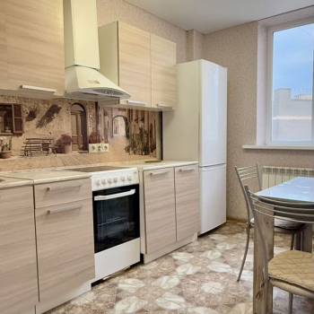 Сдается 1-комнатная квартира, 38 м²