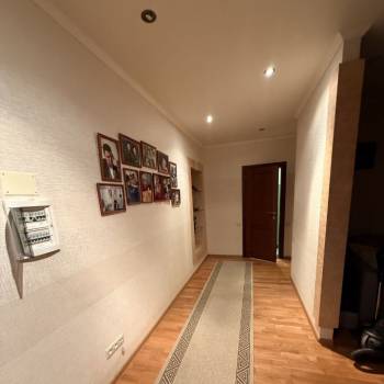 Продается 2-х комнатная квартира, 77 м²