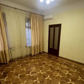 Продается Многокомнатная квартира, 63,4 м²