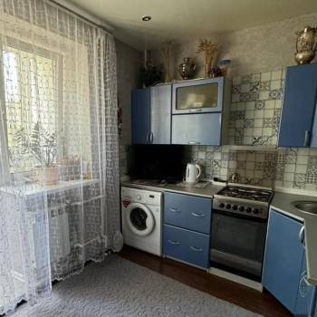 Продается 1-комнатная квартира, 42 м²