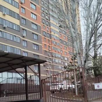 Продается 1-комнатная квартира, 42 м²