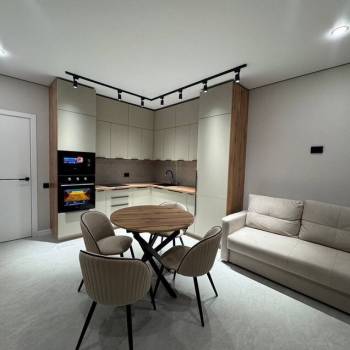 Сдается 1-комнатная квартира, 53 м²