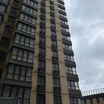 Продается 1-комнатная квартира, 42 м²