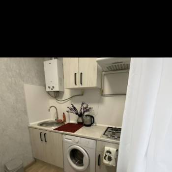 Продается 1-комнатная квартира, 32 м²