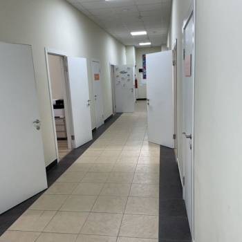 Сдается Нежилое помещение, 566 м²