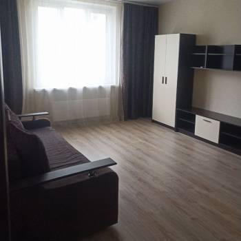 Сдается 1-комнатная квартира, 42 м²