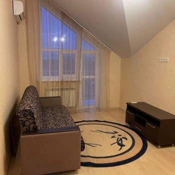 Сдается 1-комнатная квартира, 40 м²