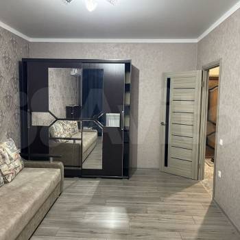 Сдается 1-комнатная квартира, 42 м²