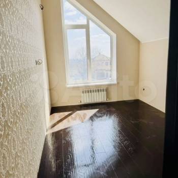 Продается Дом, 180 м²