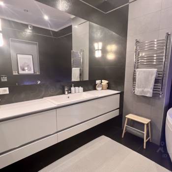 Продается 3-х комнатная квартира, 130 м²