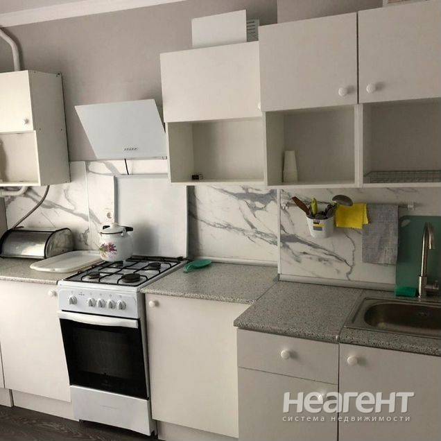 Продаю 1-ком. квартиру, г. Аксай, ул. Садовая