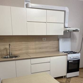 Сдается 1-комнатная квартира, 70 м²