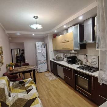 Продается 3-х комнатная квартира, 77 м²