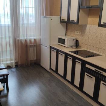 Продается 1-комнатная квартира, 42 м²