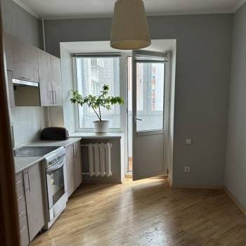 Продается 1-комнатная квартира, 51,2 м²