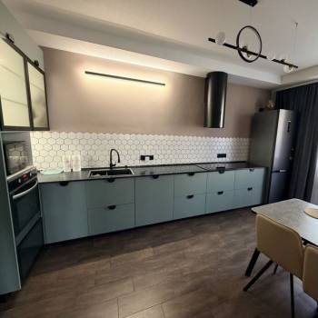 Сдается 2-х комнатная квартира, 97 м²