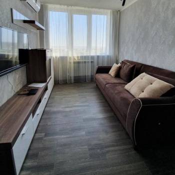 Продается 1-комнатная квартира, 43 м²