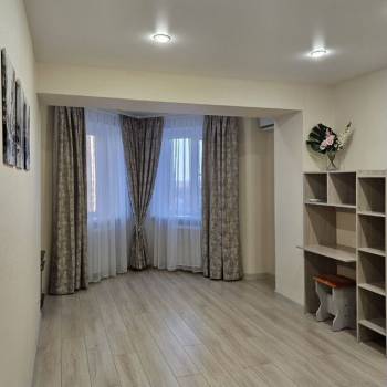 Сдается 1-комнатная квартира, 43 м²