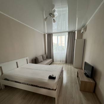 Сдается 1-комнатная квартира, 42 м²