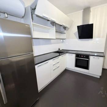 Сдается 1-комнатная квартира, 51 м²