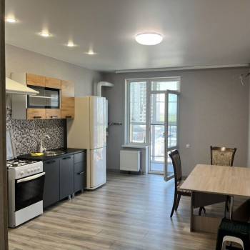 Сдается 1-комнатная квартира, 52 м²