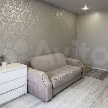 Продается 1-комнатная квартира, 40,7 м²