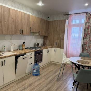 Продается 1-комнатная квартира, 40,7 м²