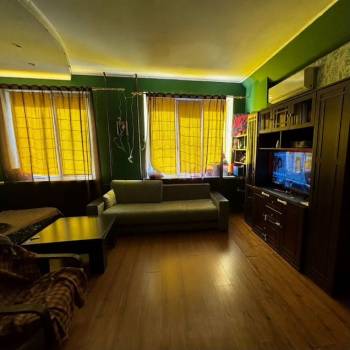 Продается 1-комнатная квартира, 61,9 м²