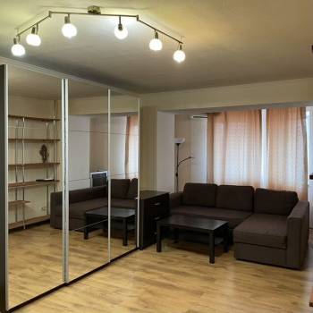 Сдается 1-комнатная квартира, 50 м²